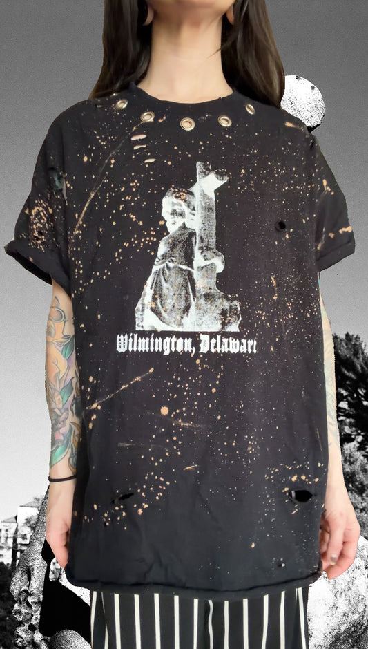Distressed Wilmington Delaware Cemetery Shirt / XL