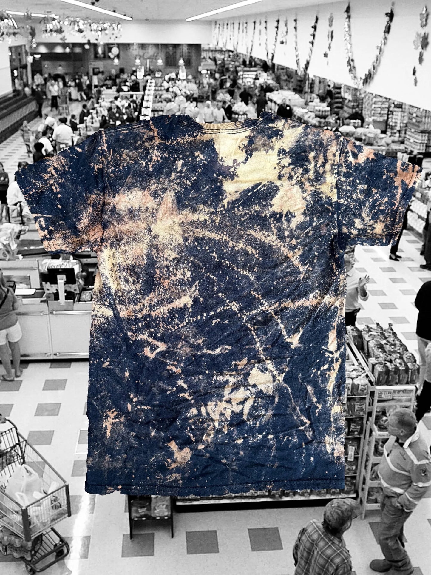 Market Casket T-Shirt / Medium